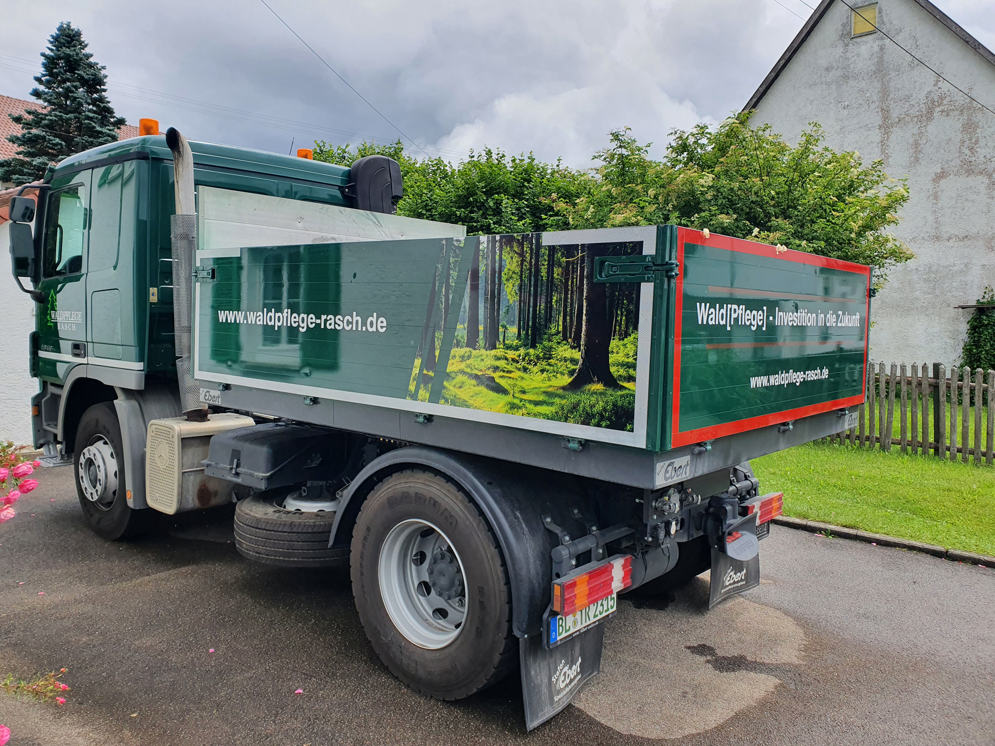 LKW Becshriftung Waldpflege Rasch